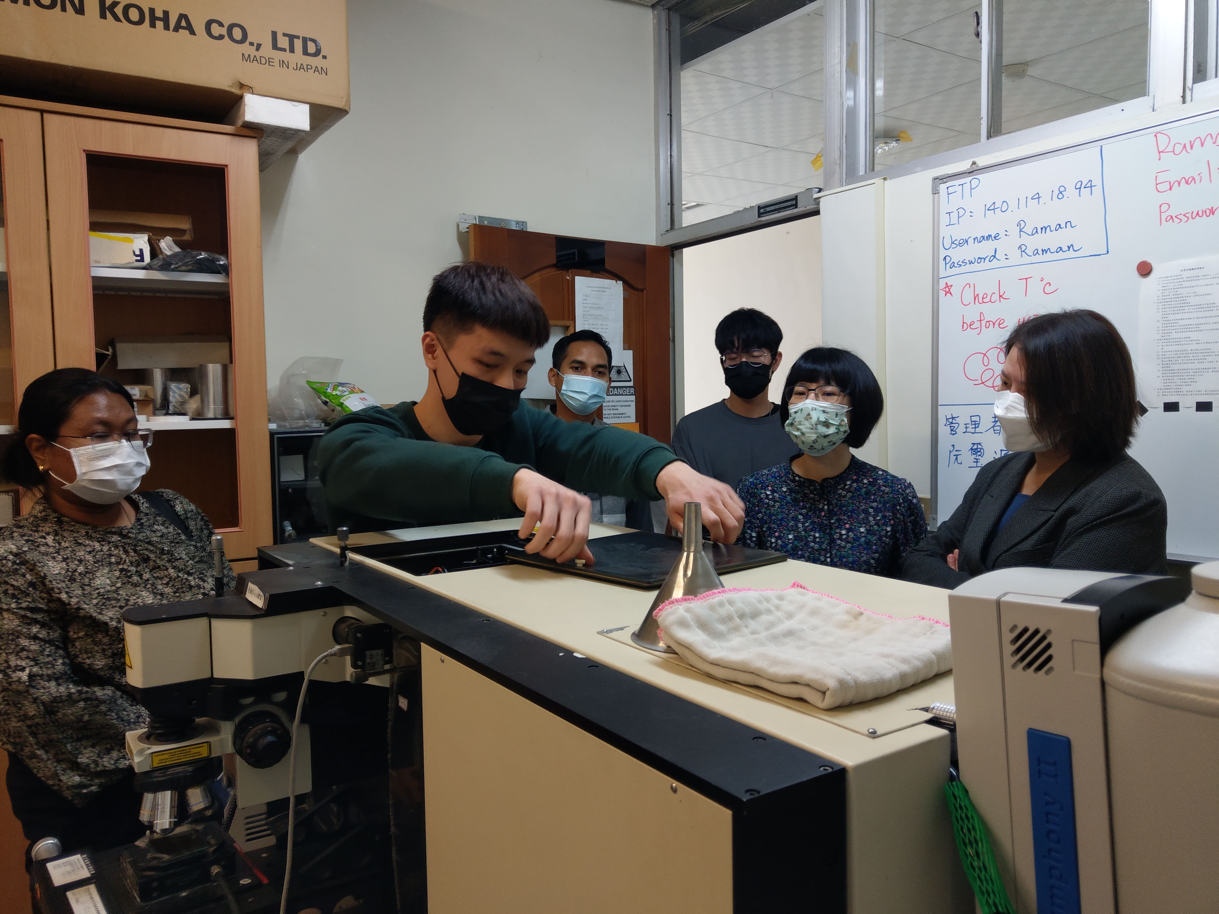 泰國國家金屬與材料研究中心及朱拉隆功大學代表連袂來訪(I)：​尖端奈米碳材料實驗室