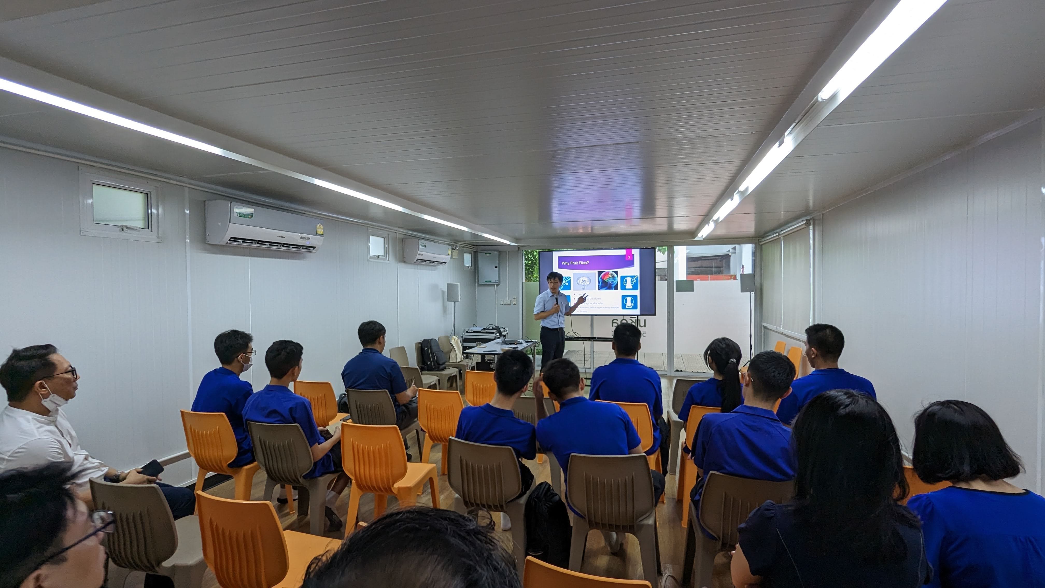 台泰計畫至泰國Mahidol大學附屬高中進行演講分享